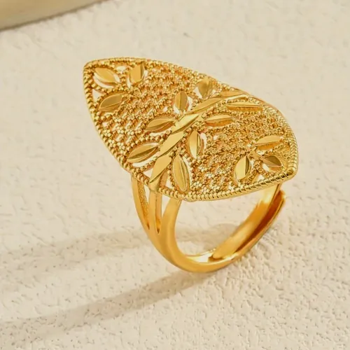 Openwork gold leaf ring.