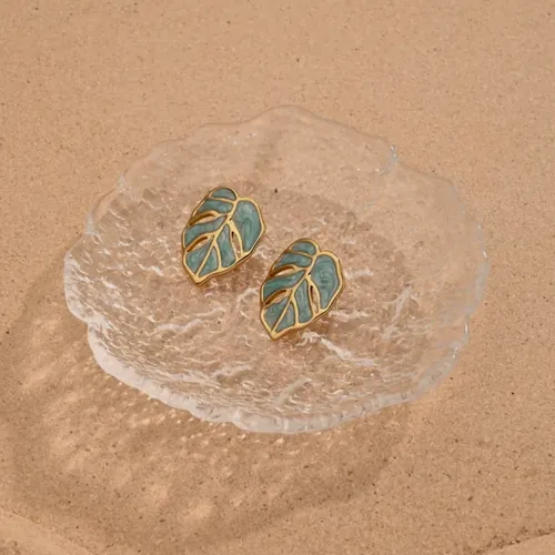 Jade flower studs.