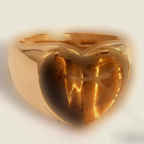 Bombé gold heart ring.