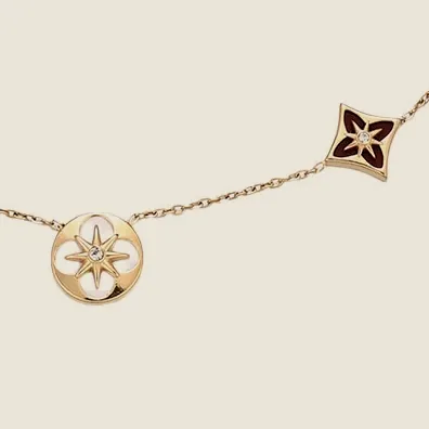 Nacre clover necklace and stud set.
