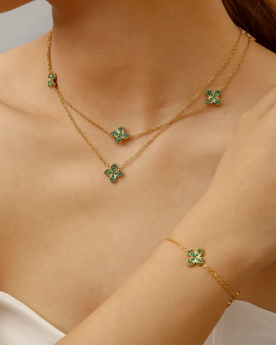 Green clover necklace and bracelet set.