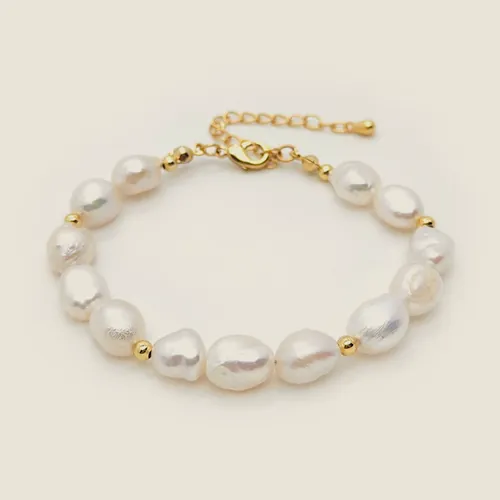 Bracelet of large baroque pearls.