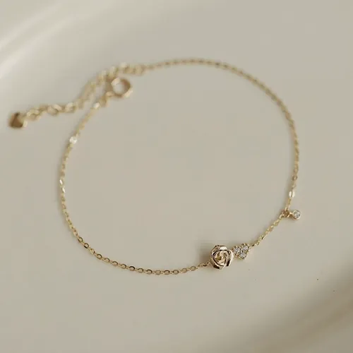 Solitaire crystal bracelet.