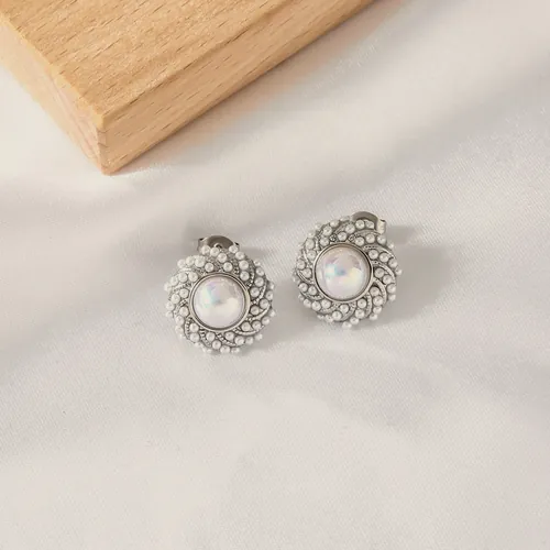 Pearl fan earrings, in silver.