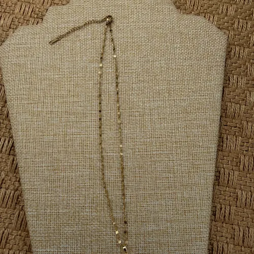 Solitaire necklace with cubic zirconia.